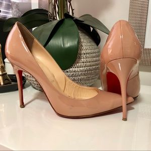 Christian Louboutin Décolleté 554 100 Patent Nude